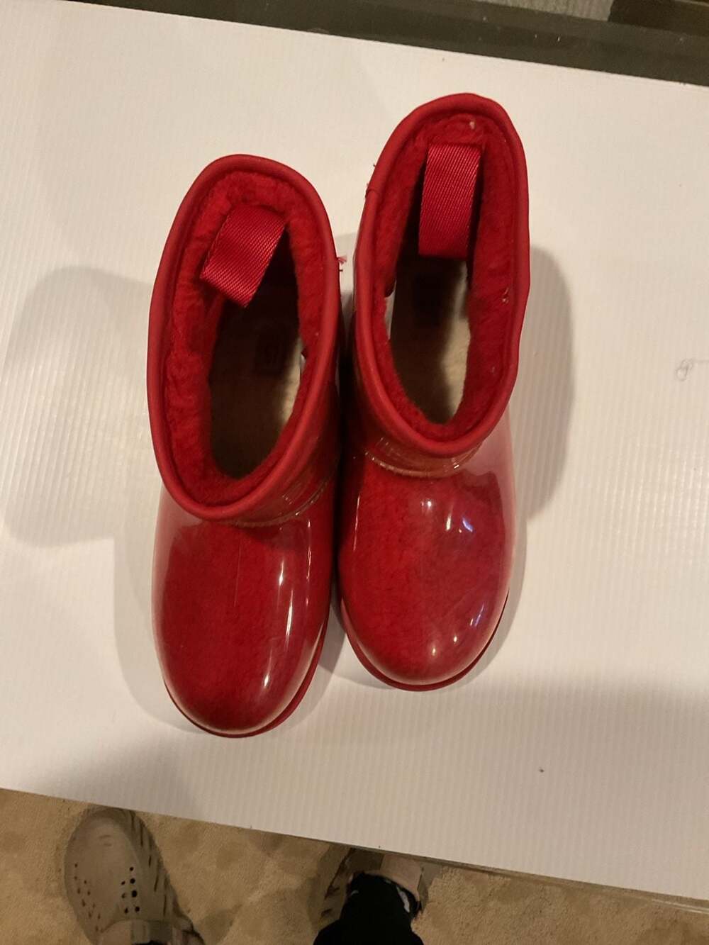 UGG Classic Clear Mini Boots in Samba Red